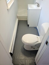 315 Julian St, Unit 2 in Waukegan, IL - Foto de edificio - Building Photo