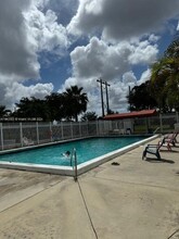 10018 NW 4th St, Unit 203 in Pembroke Pines, FL - Building Photo - Building Photo