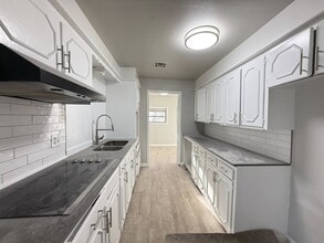 6521 N Lottie Ave in Oklahoma City, OK - Building Photo - Building Photo