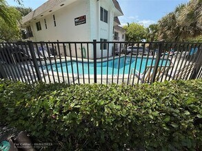 5501 NE 25th Ave in Fort Lauderdale, FL - Building Photo - Building Photo