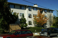 Marinan Manor Apartments in Seattle, WA - Building Photo - Building Photo