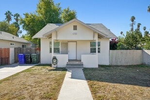 379 W 19th St in San Bernardino, CA - Building Photo