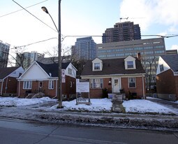 14-24 Bonnington Pl in Toronto, ON - Building Photo