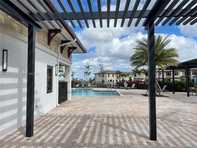 3425 W 113th St in Hialeah, FL - Building Photo - Building Photo