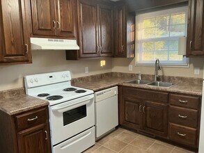 220 Crossland Ave in Clarksville, TN - Building Photo - Building Photo