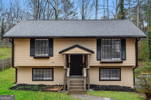 3333 Heatherwood Ln SW in Marietta, GA - Building Photo