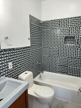 2620 McElderry St in Baltimore, MD - Building Photo - Building Photo