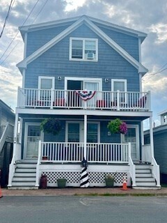 84 Railroad Ave in Salisbury, MA - Building Photo