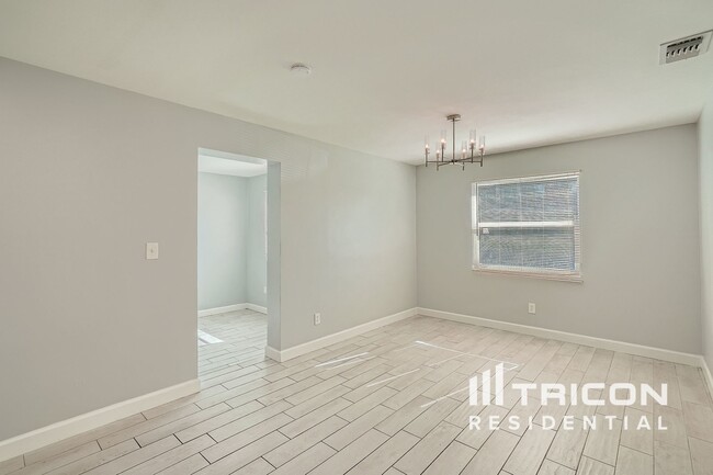 property at 1610 N Lois Ave