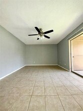 5501 LOBLOLLY Ct in Tampa, FL - Building Photo - Building Photo