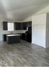 24 S 400 E St in Pleasant Grove, UT - Building Photo - Building Photo