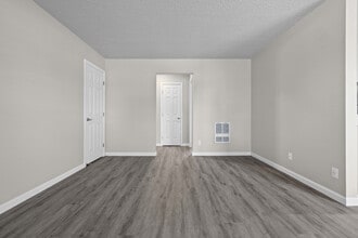 Castle Apartments in Merced, CA - Building Photo - Building Photo