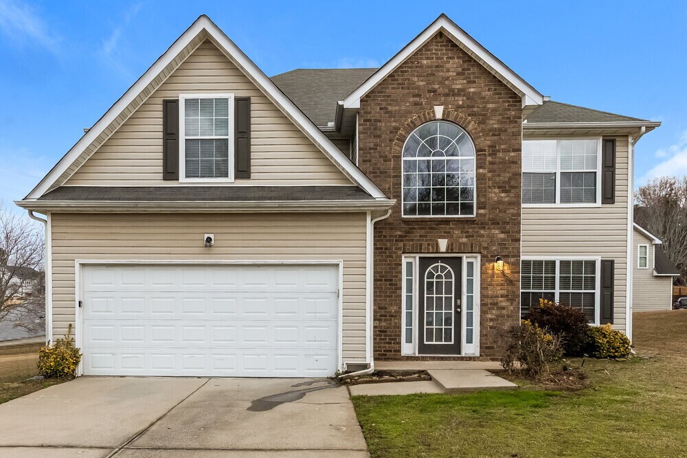 6938 Foxmoor Way in Douglasville, GA - Foto de edificio