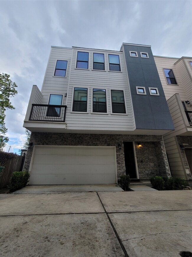 property at 1413 Holly St