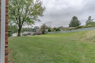 1036 Ellen Dr in Radcliff, KY - Building Photo - Building Photo