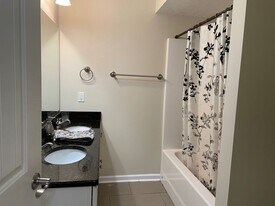 21 Gloucester Dr in Lynchburg, VA - Building Photo