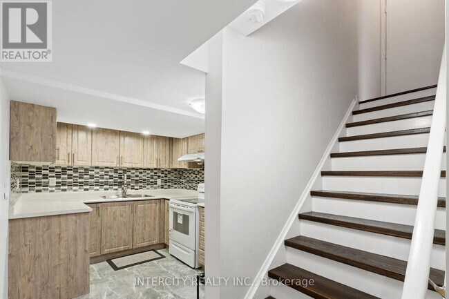 95 Nightstar Rd in Toronto, ON - Building Photo - Building Photo
