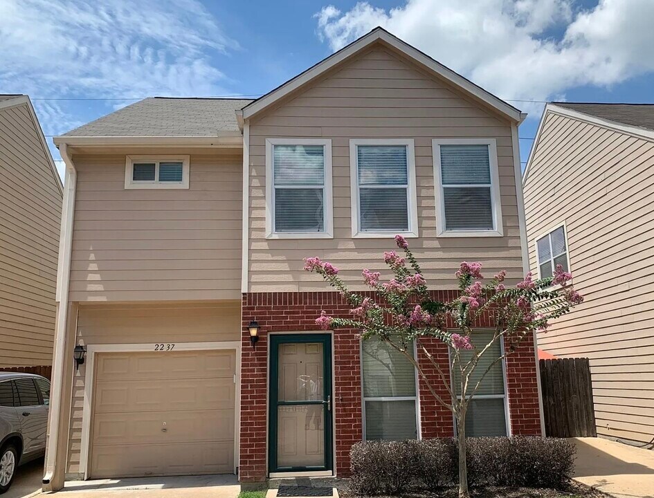 2237 Naomi St in Houston, TX - Building Photo