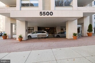5500 Friendship Blvd in Chevy Chase, MD - Foto de edificio - Building Photo