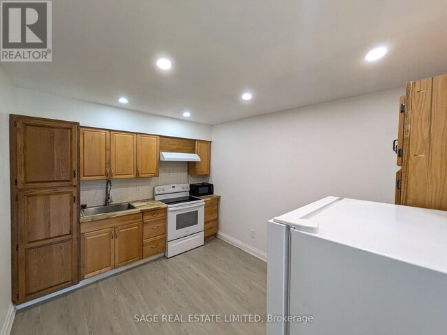 property at 1865 Davenport Rd