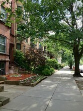 1079 Beacon St, Unit 8 in Brookline, MA - Building Photo - Building Photo