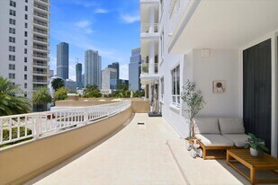 801 Brickell Key Blvd in Miami, FL - Building Photo