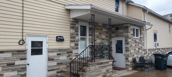 29 Hughes St in Luzerne, PA - Building Photo