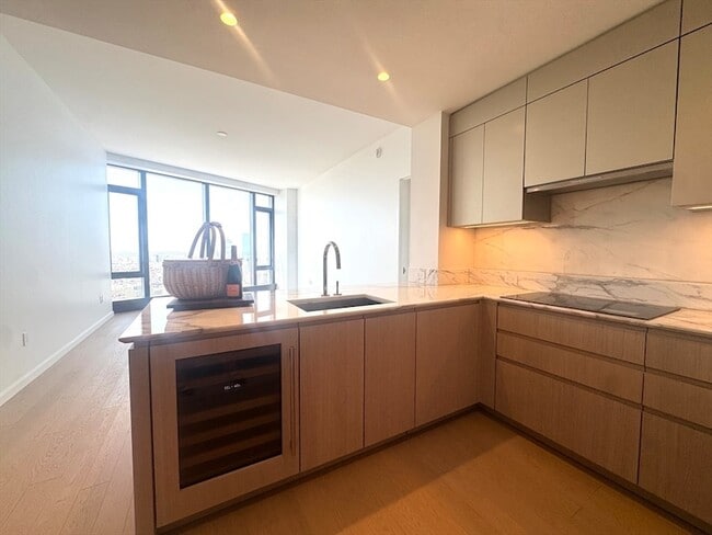 682 Atlantic Ave, Unit 3712 in Boston, MA - Building Photo - Building Photo