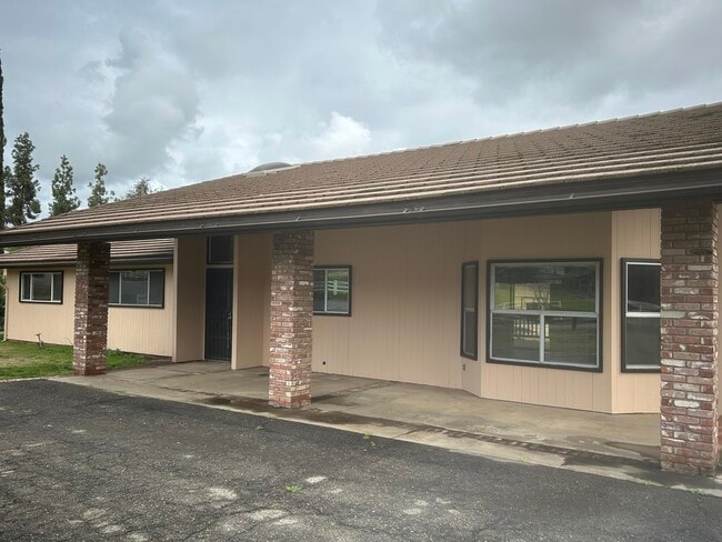 16280 Cattle Dr in Springville, CA - Foto de edificio - Building Photo