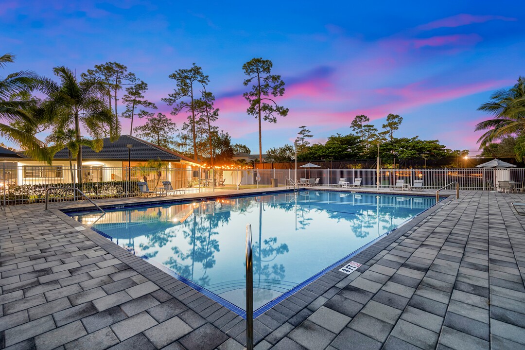 Palm Court at Wellington in Wellington, FL - Building Photo