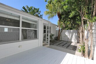 3061 Oak Ave in Miami, FL - Building Photo - Building Photo