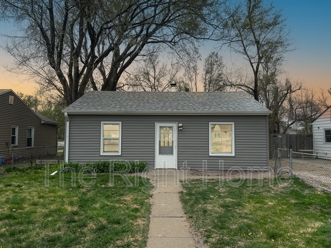property at 2810 S Crawford St