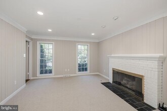 4887 35th Rd N in Arlington, VA - Building Photo - Building Photo