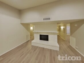 5529 Kerry Ln in Garland, TX - Foto de edificio - Building Photo