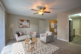 Cambridge Apartments in Flowood, MS - Building Photo