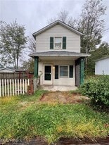 287 Thomas St in East Palestine, OH - Building Photo