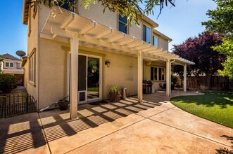 1689 Markdale Ln in Lincoln, CA - Foto de edificio - Building Photo