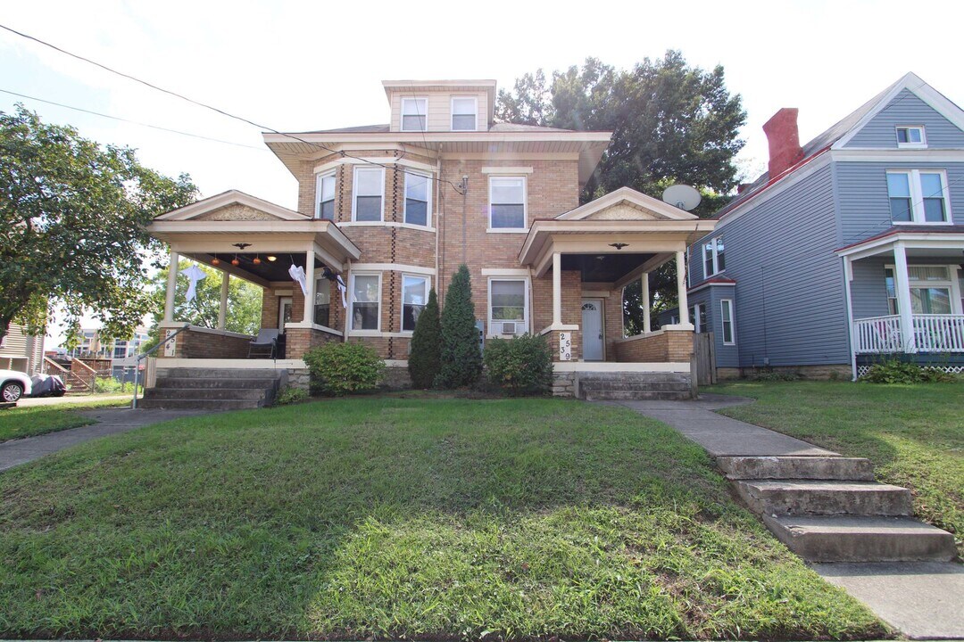 2539-2541 Melrose Ave in Norwood, OH - Building Photo