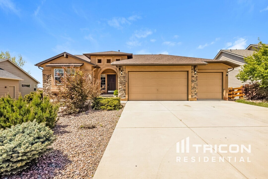 5218 Barnstormers Ave in Colorado Springs, CO - Building Photo