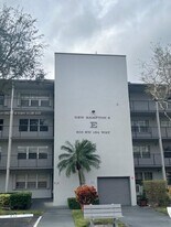 300 SW 134th Way in Pembroke Pines, FL - Building Photo