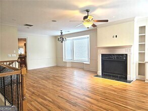 1172 Arbor Park Ln SW in Atlanta, GA - Foto de edificio - Building Photo