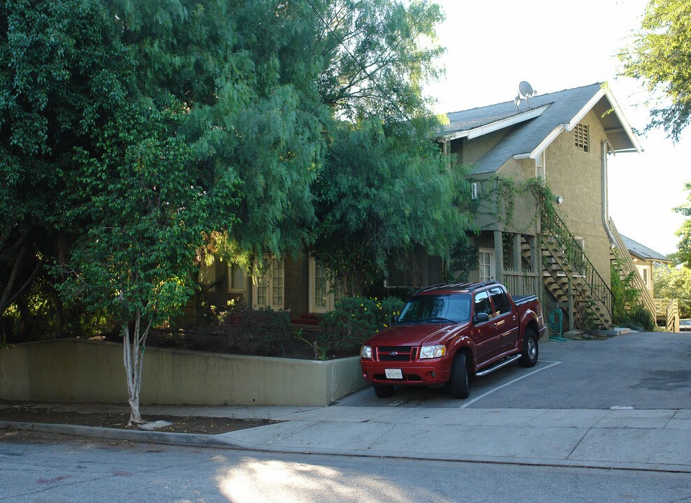 858 N La Fayette Park Pl in Los Angeles, CA - Building Photo