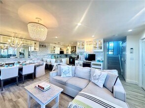 312 America in Newport, RI - Building Photo - Building Photo