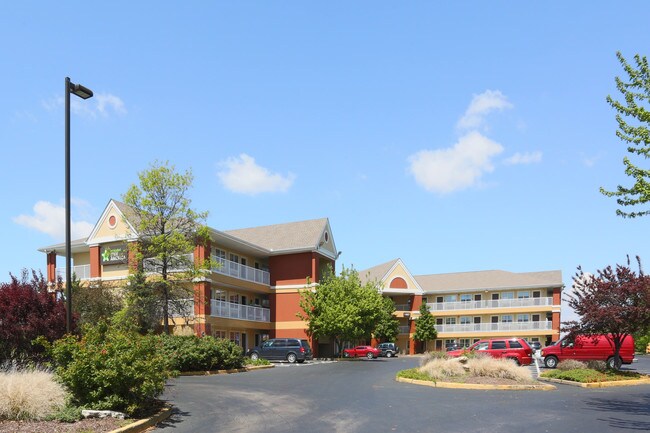 Furnished Studio - Maryland Heights | St. Louis, MO Apartments