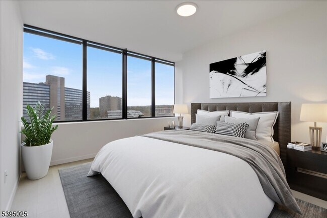 258 S Harrison St in East Orange, NJ - Foto de edificio - Building Photo