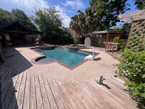 2602 Cloverfield Ct in Pearland, TX - Foto de edificio - Building Photo