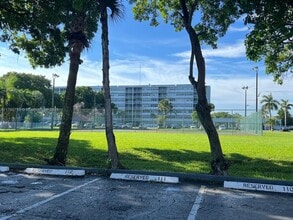 700 NW 214th St in Miami Gardens, FL - Building Photo - Building Photo