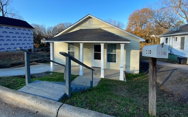 property at 310 W 9th St