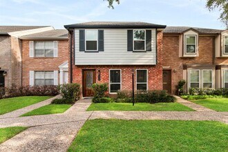 10328 Briar Forest Dr in Houston, TX - Building Photo - Building Photo