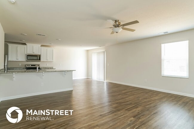 300 Gourd St in Zebulon, NC - Foto de edificio - Building Photo